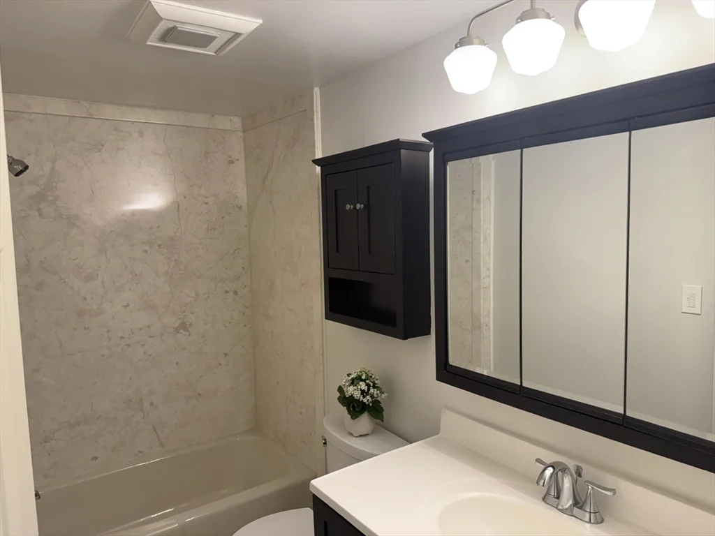 3 bed, 2 bath apartment for rent at 35 Emerson St, Wakefield — photo 20 of 22