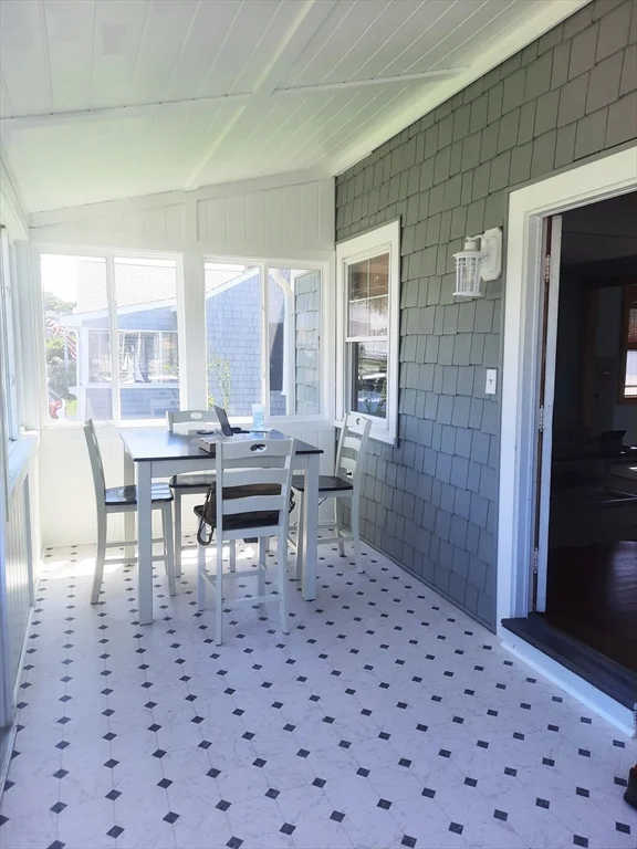 3 bed, 1 bath apartment for rent at 35 Everson Rd Unit 35, Marshfield — photo 6 of 7