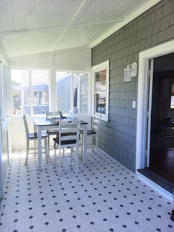 3 bed, 1 bath apartment for rent at 35 Everson Rd Unit 35, Marshfield — photo 6 of 7