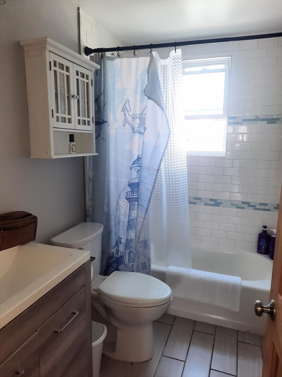 3 bed, 1 bath apartment for rent at 35 Everson Rd Unit 35, Marshfield — photo 3 of 7
