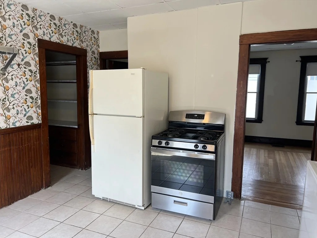 3 bed, 1 bath apartment for rent at 35 Fairmont St Unit 1, Arlington — photo 7 of 11