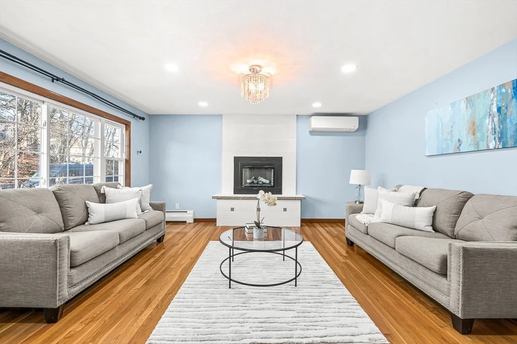 5 bed, 3 bath apartment for rent at 35 Fells Avenue Ter, North Medford — photo 3 of 34