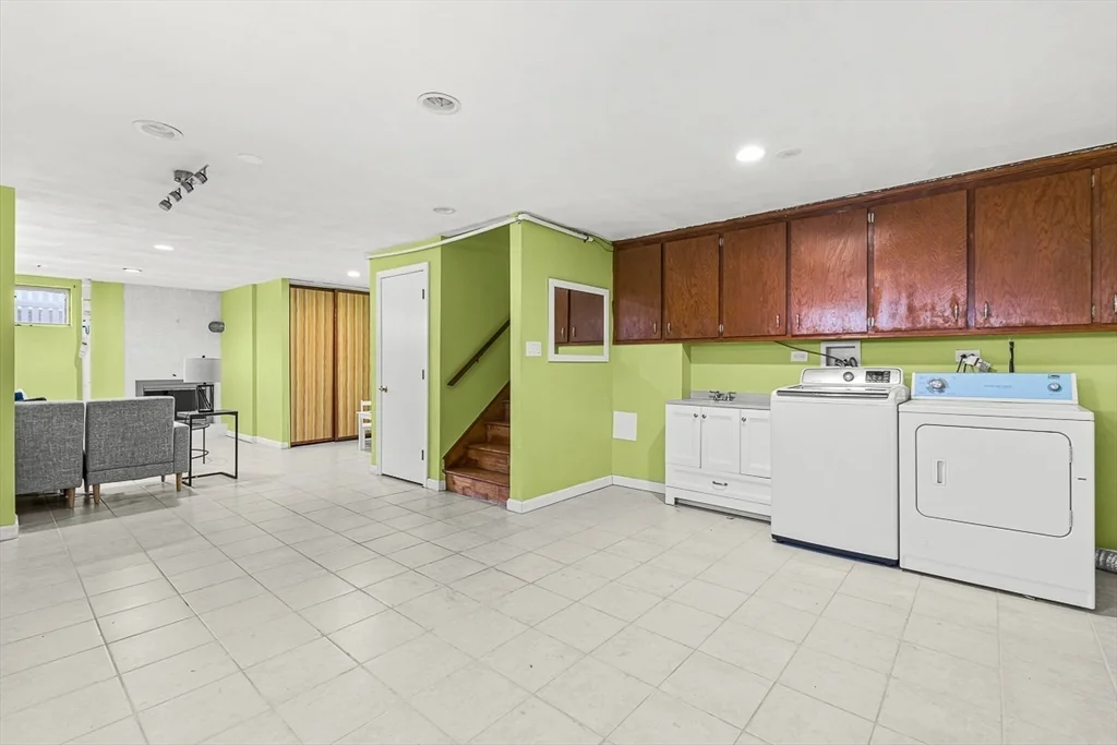 5 bed, 3 bath apartment for rent at 35 Fells Avenue Ter, North Medford — photo 29 of 34