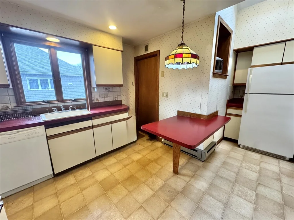 1 bed, 1 bath apartment for rent at 35 Flett Rd Unit 35, Belmont — photo 7 of 24