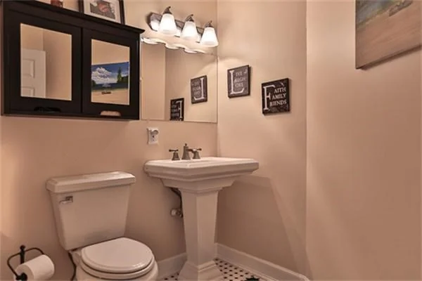 2 bed, 1 bath apartment for rent at 35 Flint St Unit 110, Salem — photo 15 of 20