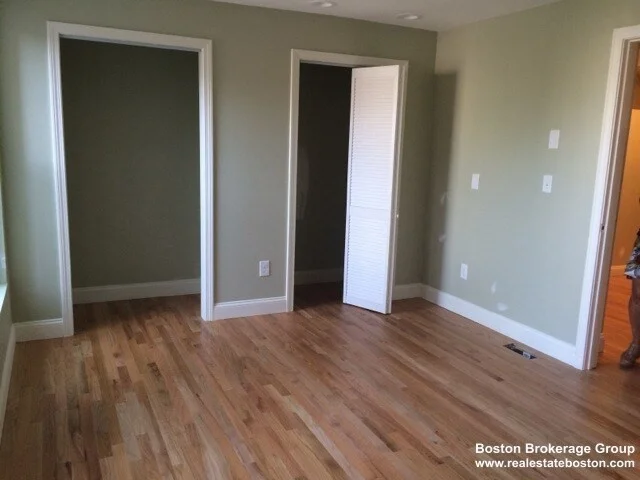 3 bed, 2 bath apartment for rent at 35 Forbes Unit 1, Jamaica Plain — photo 3 of 6