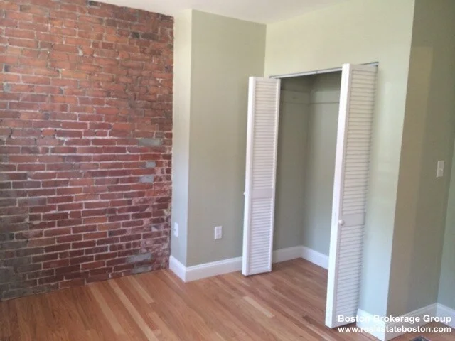 3 bed, 2 bath apartment for rent at 35 Forbes Unit 1, Jamaica Plain — photo 2 of 6