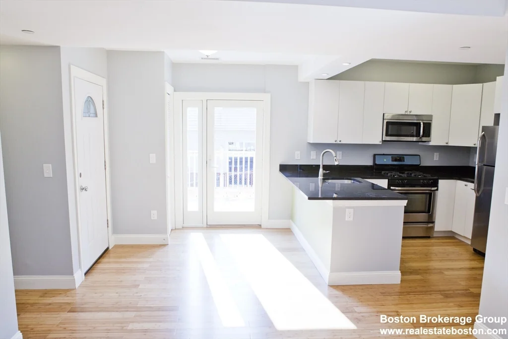 4 bed, 2 bath apartment for rent at 35 Forbes Unit 2, Jamaica Plain — photo 2 of 11