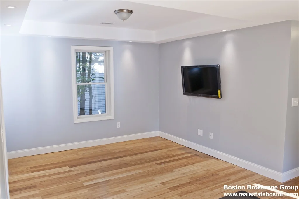 4 bed, 2 bath apartment for rent at 35 Forbes Unit 2, Jamaica Plain — photo 3 of 11