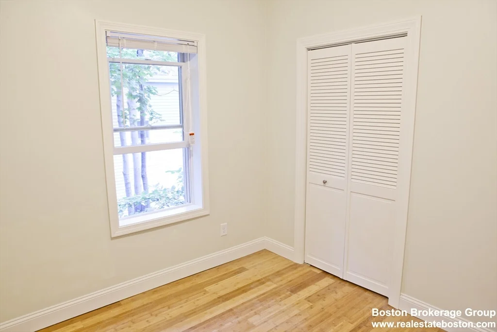 4 bed, 2 bath apartment for rent at 35 Forbes Unit 2, Jamaica Plain — photo 4 of 11