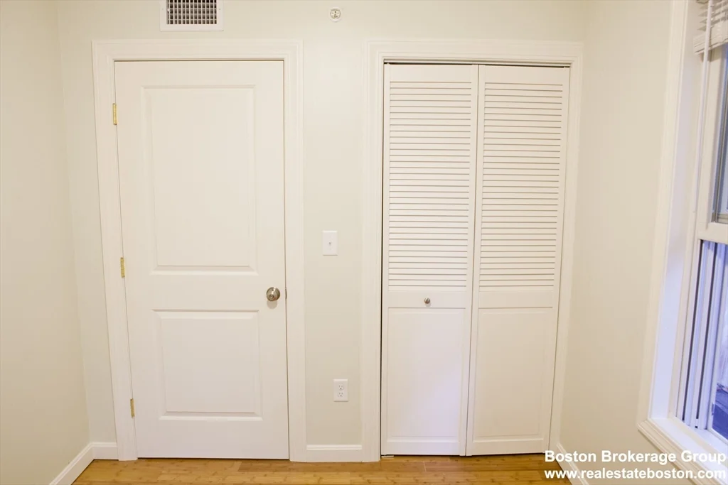 4 bed, 2 bath apartment for rent at 35 Forbes Unit 2, Jamaica Plain — photo 6 of 11