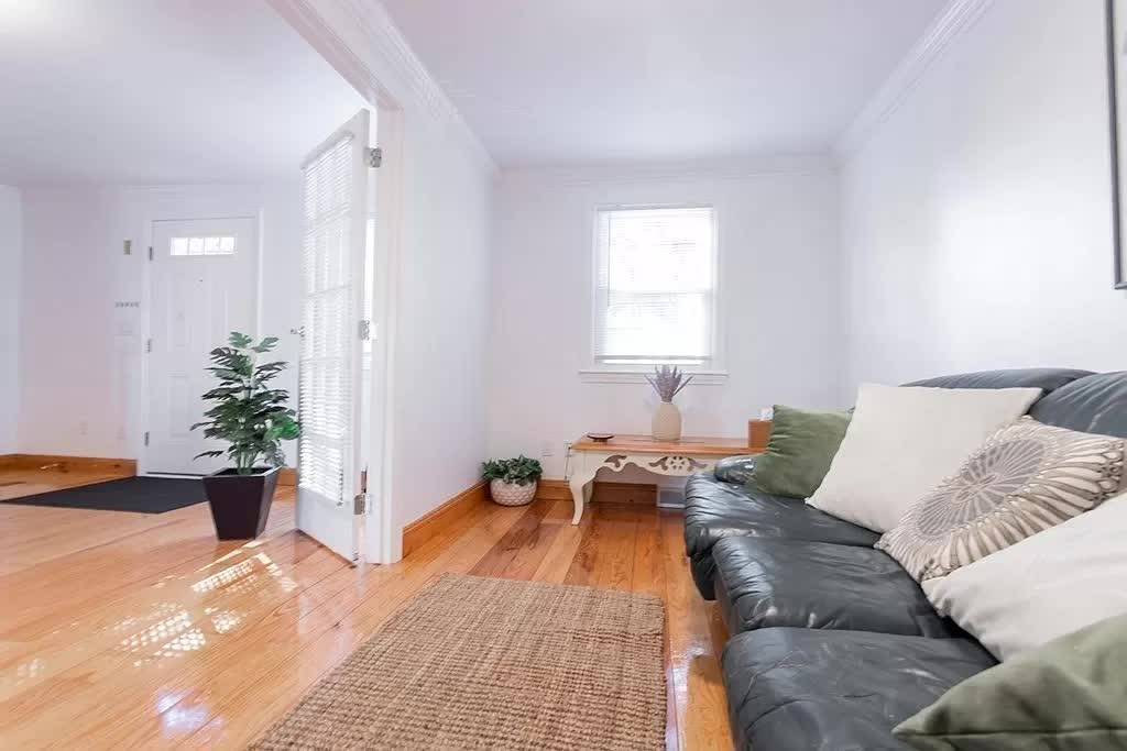 5 bed, 3 bath apartment for rent at 35 Fort Ave Unit A, Roxbury — photo 9 of 24