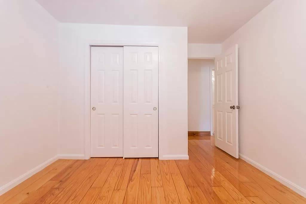 5 bed, 3 bath apartment for rent at 35 Fort Ave Unit A, Roxbury — photo 16 of 24