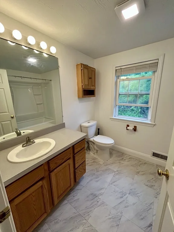 3 bed, 2 bath apartment for rent at 35 Fox Meadow Dr, Worcester — photo 16 of 24