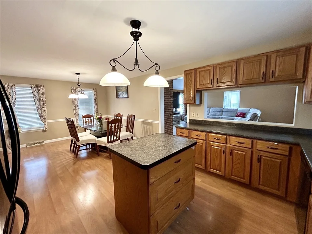 3 bed, 2 bath apartment for rent at 35 Fox Meadow Dr, Worcester — photo 7 of 24
