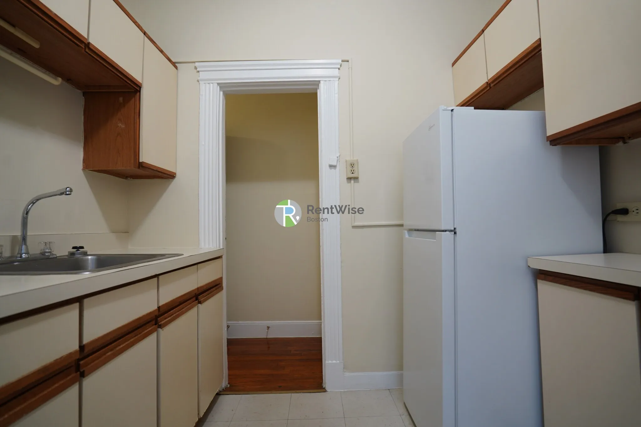 Studio bed, 1 bath apartment for rent at 35 Gardner St Unit 10, Allston — photo 9 of 13