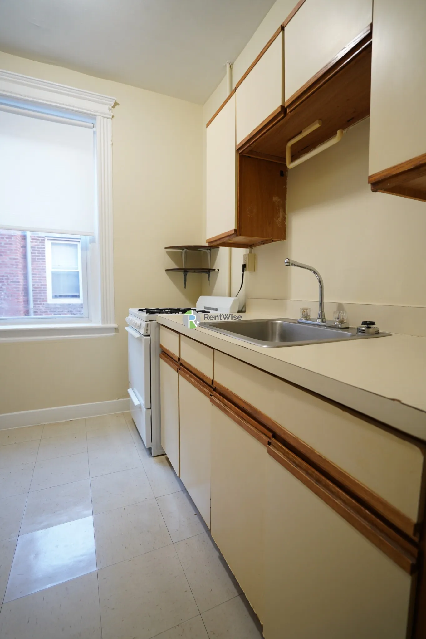 Studio bed, 1 bath apartment for rent at 35 Gardner St Unit 10, Allston — photo 7 of 13