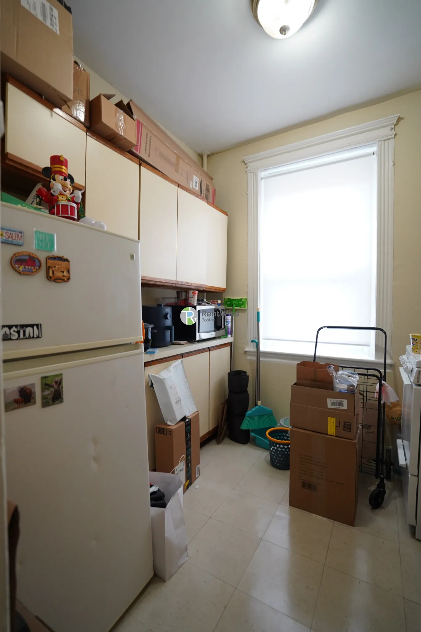 Studio bed, 1 bath apartment for rent at 35 Gardner St Unit 10, Allston — photo 3 of 9