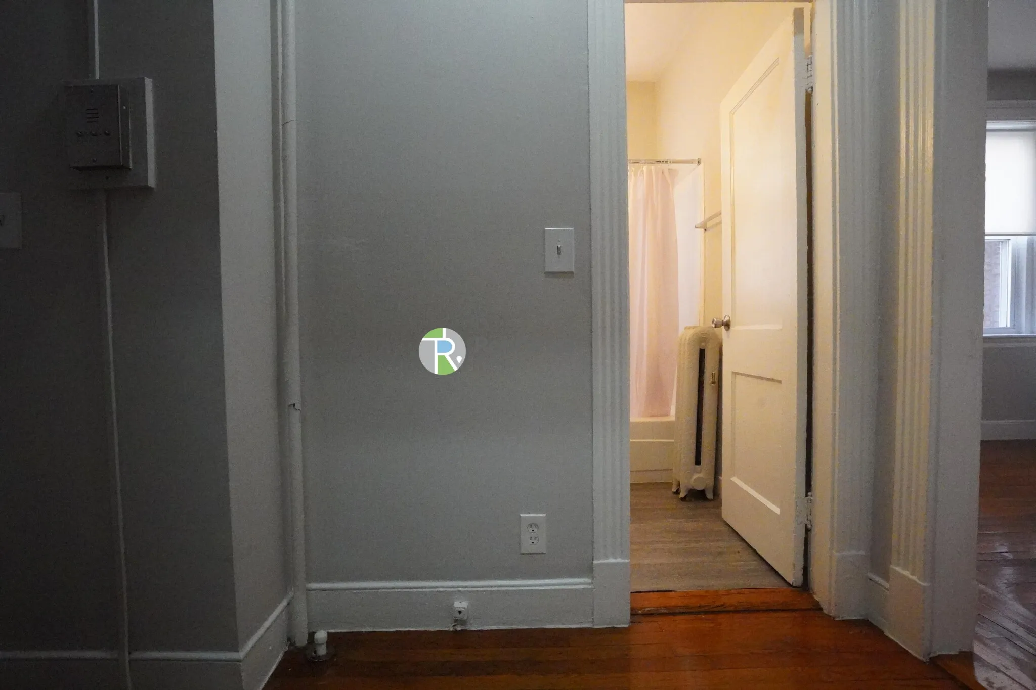 Studio bed, 1 bath apartment for rent at 35 Gardner St Unit 4, Allston — photo 3 of 14
