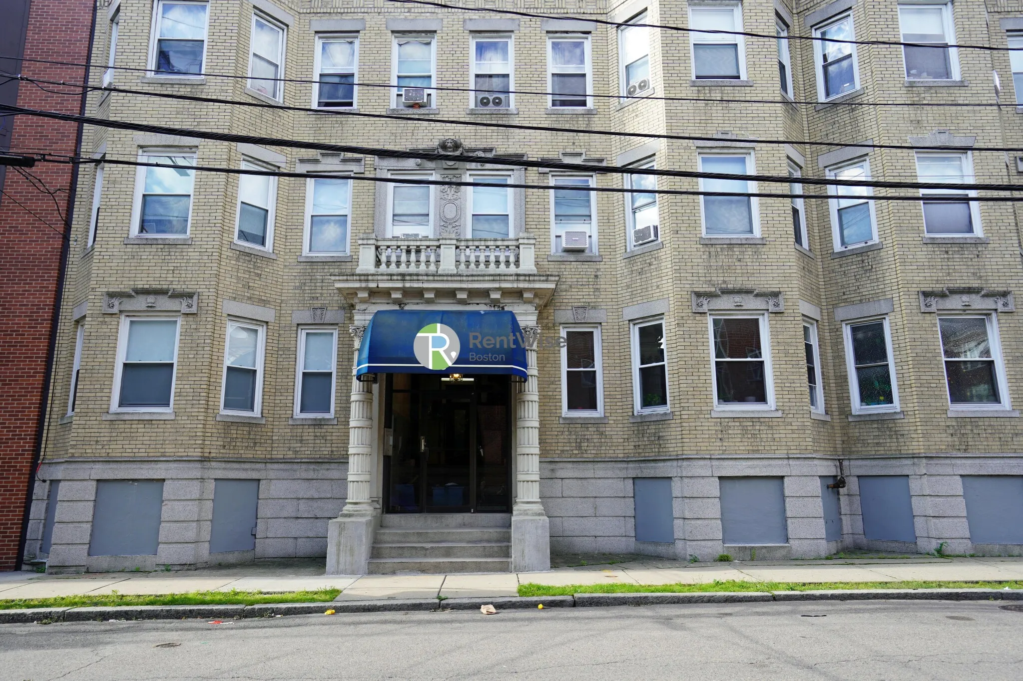 Studio bed, 1 bath apartment for rent at 35 Gardner St Unit 4, Allston — photo 11 of 14