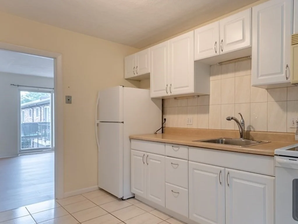 2 bed, 1 bath apartment for rent at 35 Gates St Unit 6, West Roxbury — photo 6 of 12