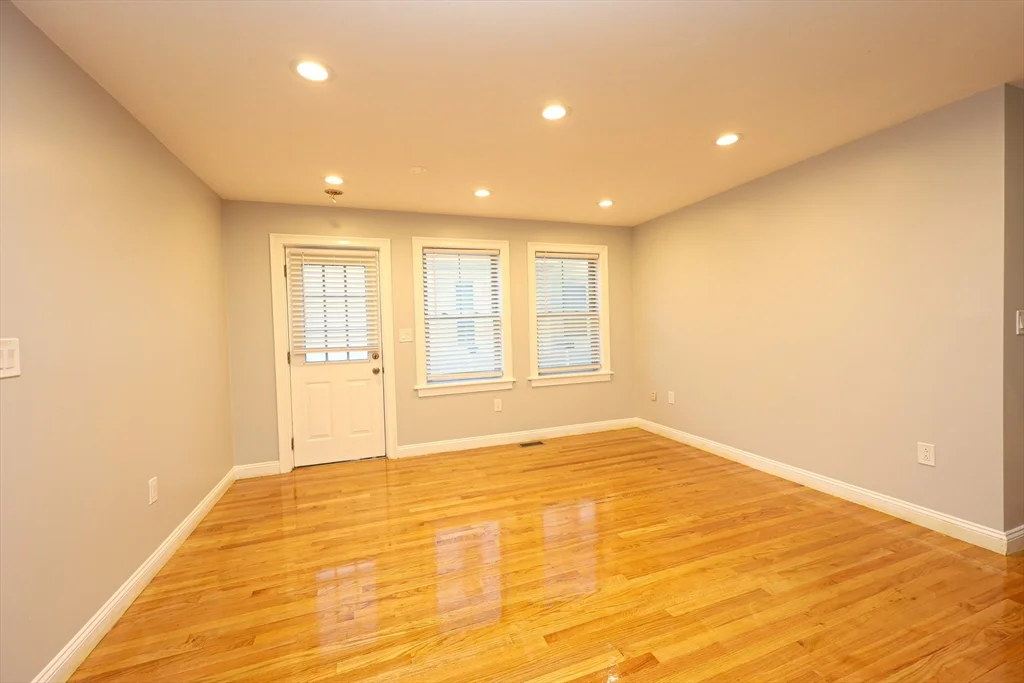 3 bed, 1 bath apartment for rent at 35 Gleason Unit 1, Dorchester — photo 3 of 16