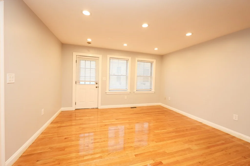 3 bed, 1 bath apartment for rent at 35 Gleason Unit 1, Dorchester — photo 4 of 16
