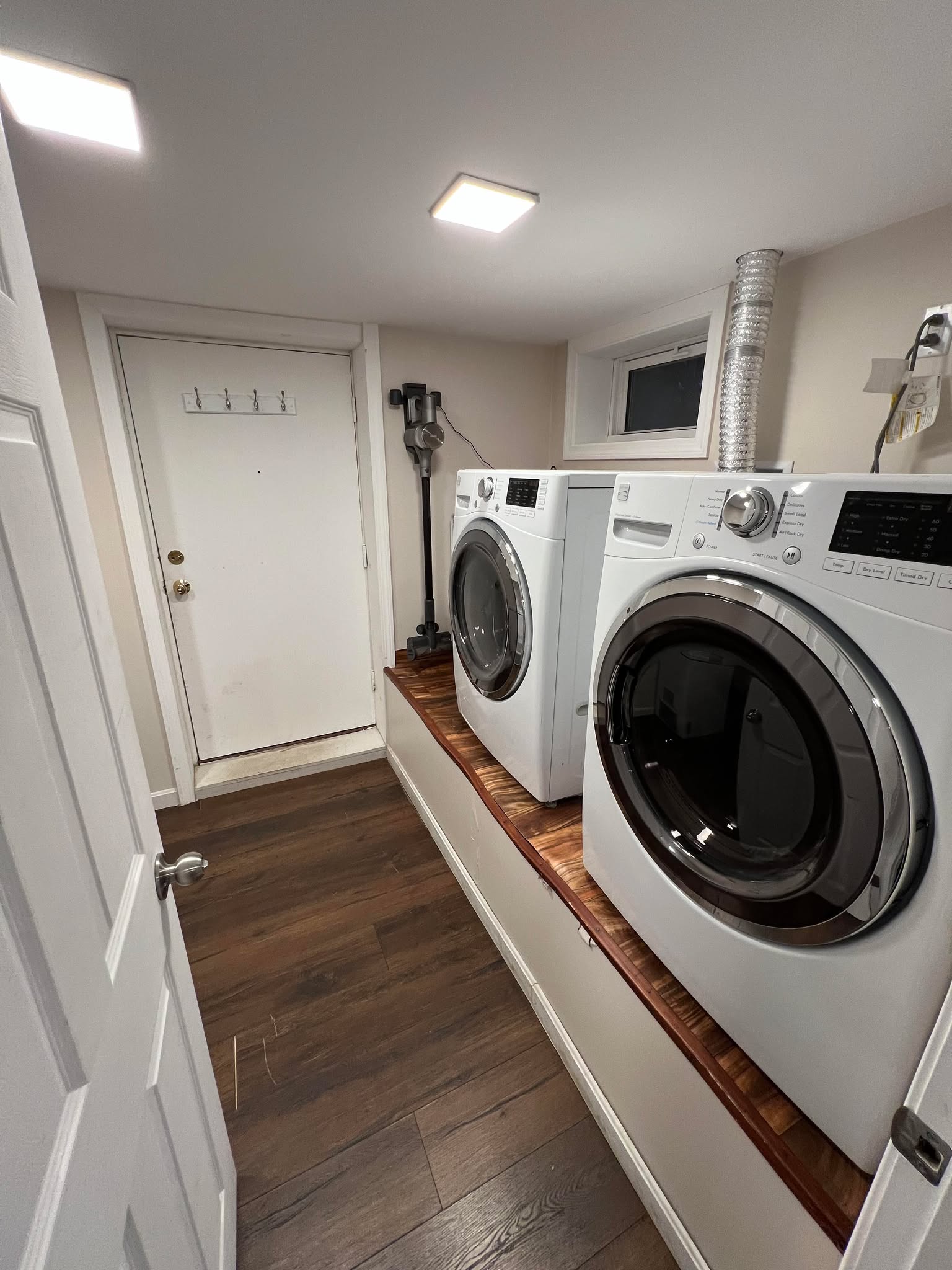3 bed, 2 bath apartment for rent at 35 Glen Circle Unit 1, Piety Corner Historic District — photo 54 of 56