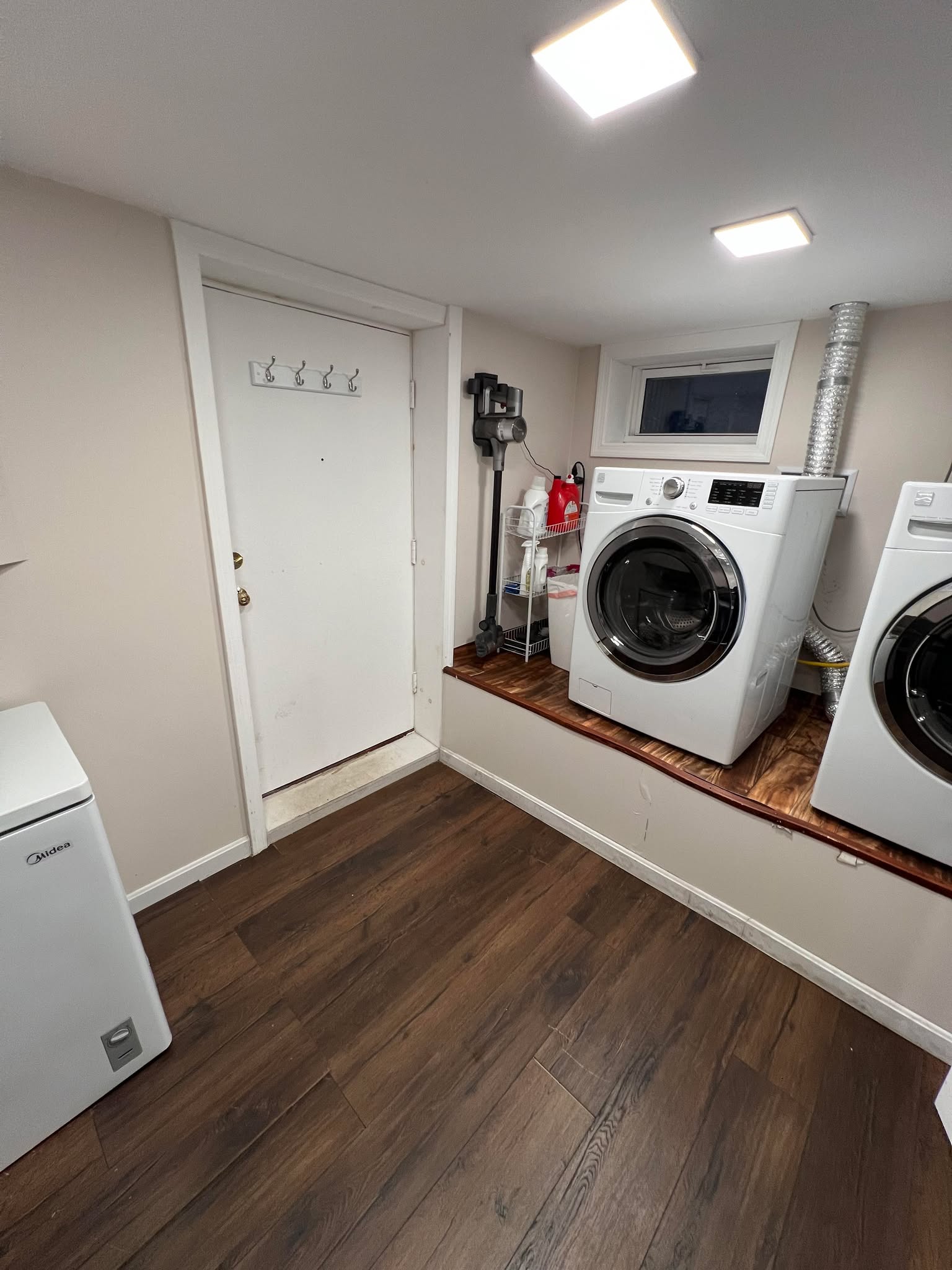 3 bed, 2 bath apartment for rent at 35 Glen Circle Unit 1, Piety Corner Historic District — photo 14 of 56