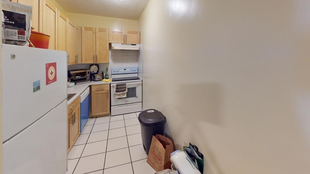 1 bed, 1 bath apartment for rent at 35 Glencoe Unit 36, Boston — photo 3 of 13