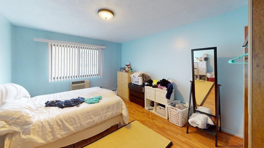 1 bed, 1 bath apartment for rent at 35 Glencoe Unit 36, Boston — photo 4 of 13