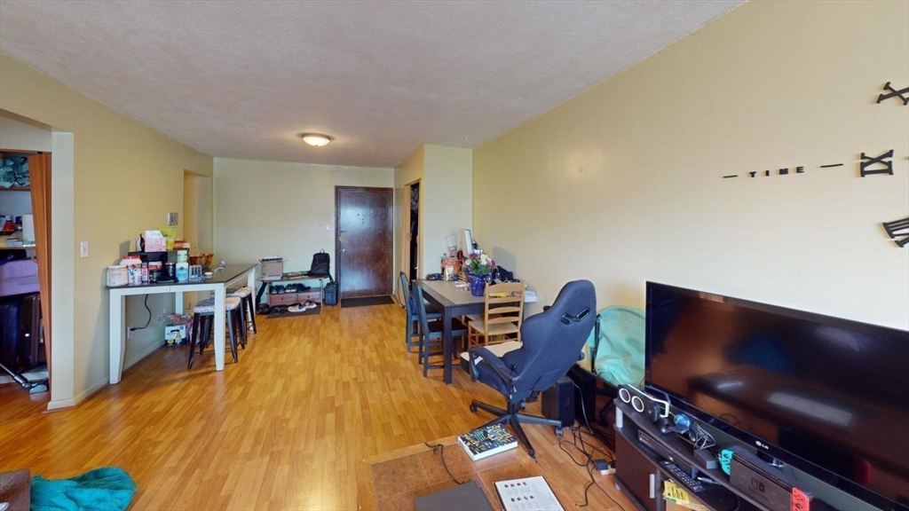 1 bed, 1 bath apartment for rent at 35 Glencoe Unit 36, Boston — photo 2 of 13