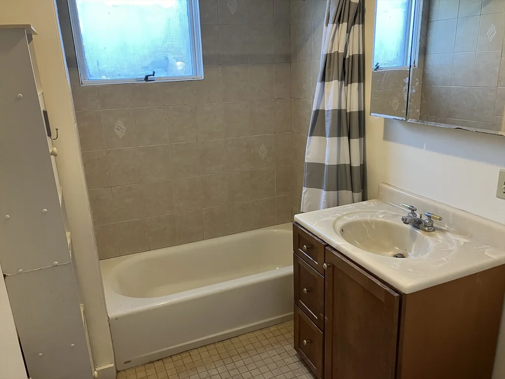 3 bed, 2 bath apartment for rent at 35 Gorham St Unit 2, Baldwin — photo 24 of 27