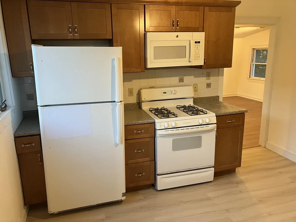 3 bed, 2 bath apartment for rent at 35 Gorham St Unit 2, Baldwin — photo 1 of 27
