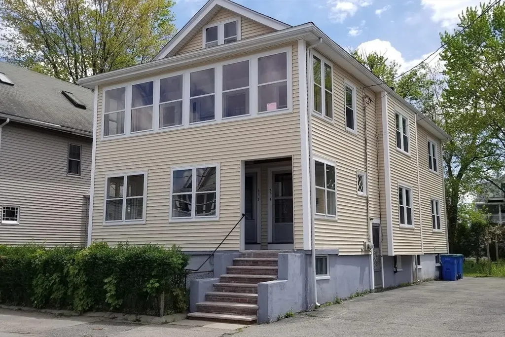 3 bed, 1 bath apartment for rent at 35 Grant Ave Unit 2, Waverley