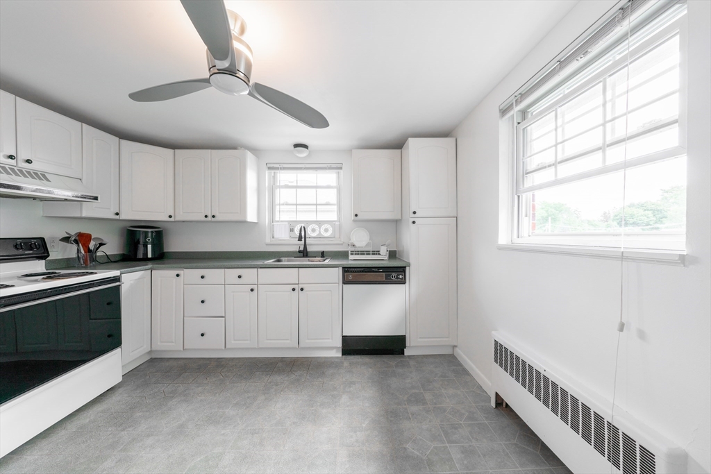 2 bed, 1 bath apartment for rent at 35 Hamilton Rd Unit 35, Belmont — photo 5 of 13