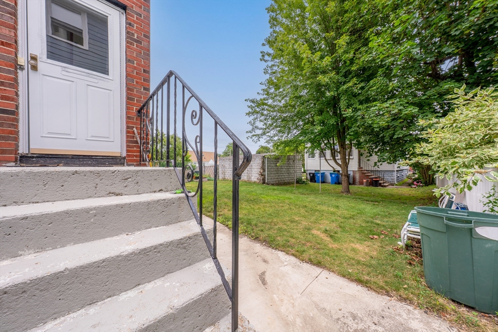 2 bed, 1 bath apartment for rent at 35 Hamilton Rd Unit 35, Belmont — photo 11 of 13