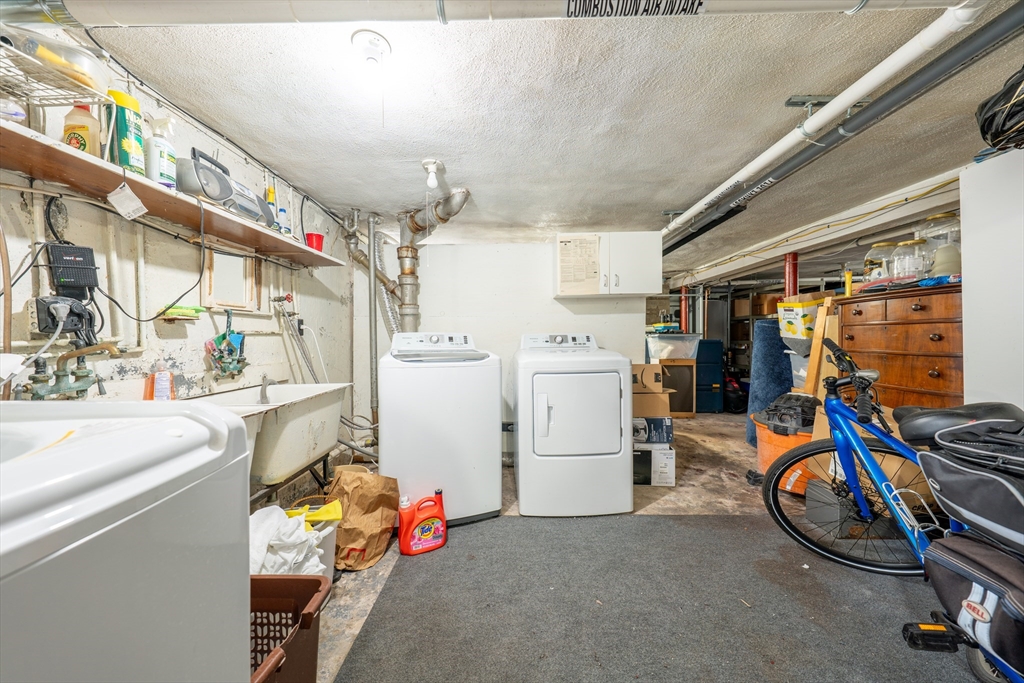 2 bed, 1 bath apartment for rent at 35 Hamilton Rd Unit 35, Belmont — photo 9 of 13