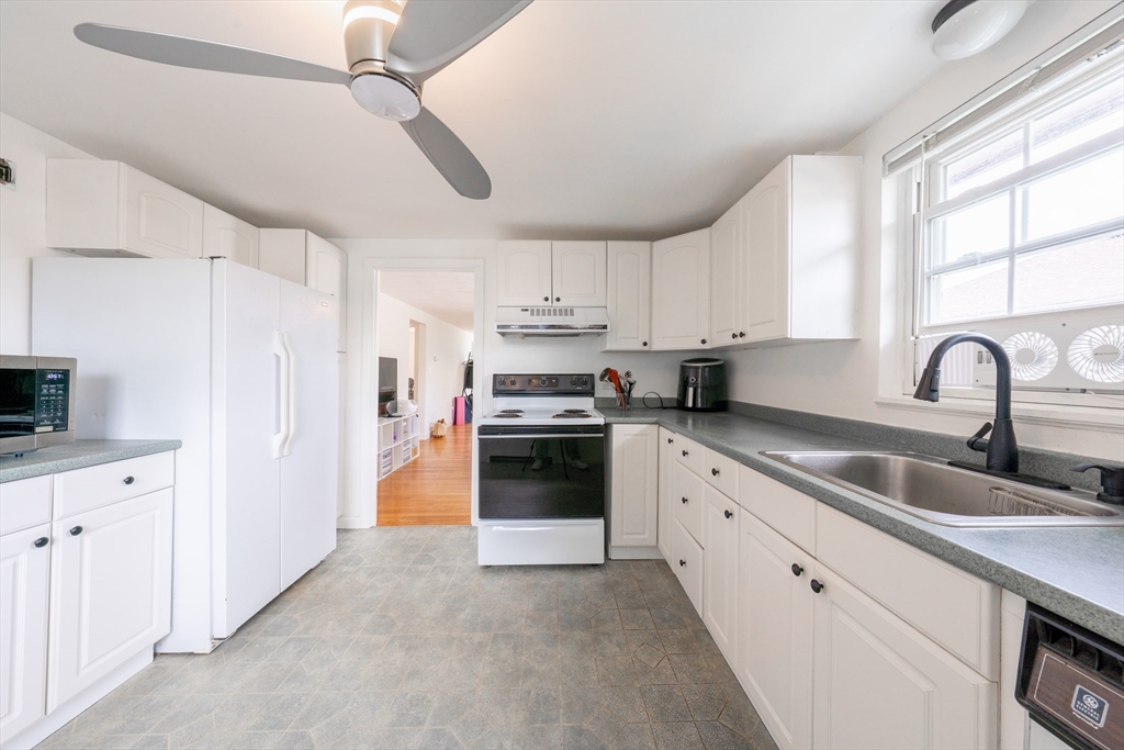 2 bed, 1 bath apartment for rent at 35 Hamilton Rd Unit 35, Belmont — photo 1 of 13