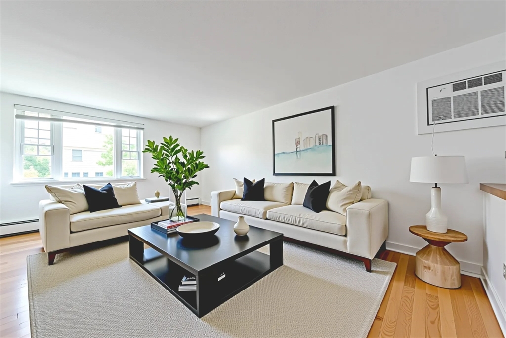 2 bed, 1 bath apartment for rent at 35 Hamilton Rd Unit 35, Belmont — photo 2 of 13