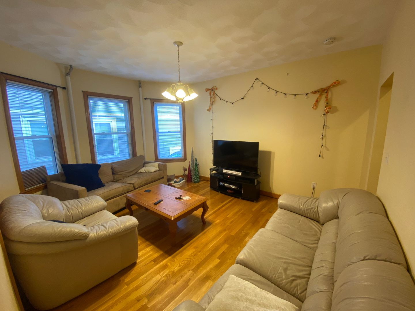 3 bed, 1 bath apartment for rent at 35 Hancock St Unit 1, Spring Hill — photo 1 of 10
