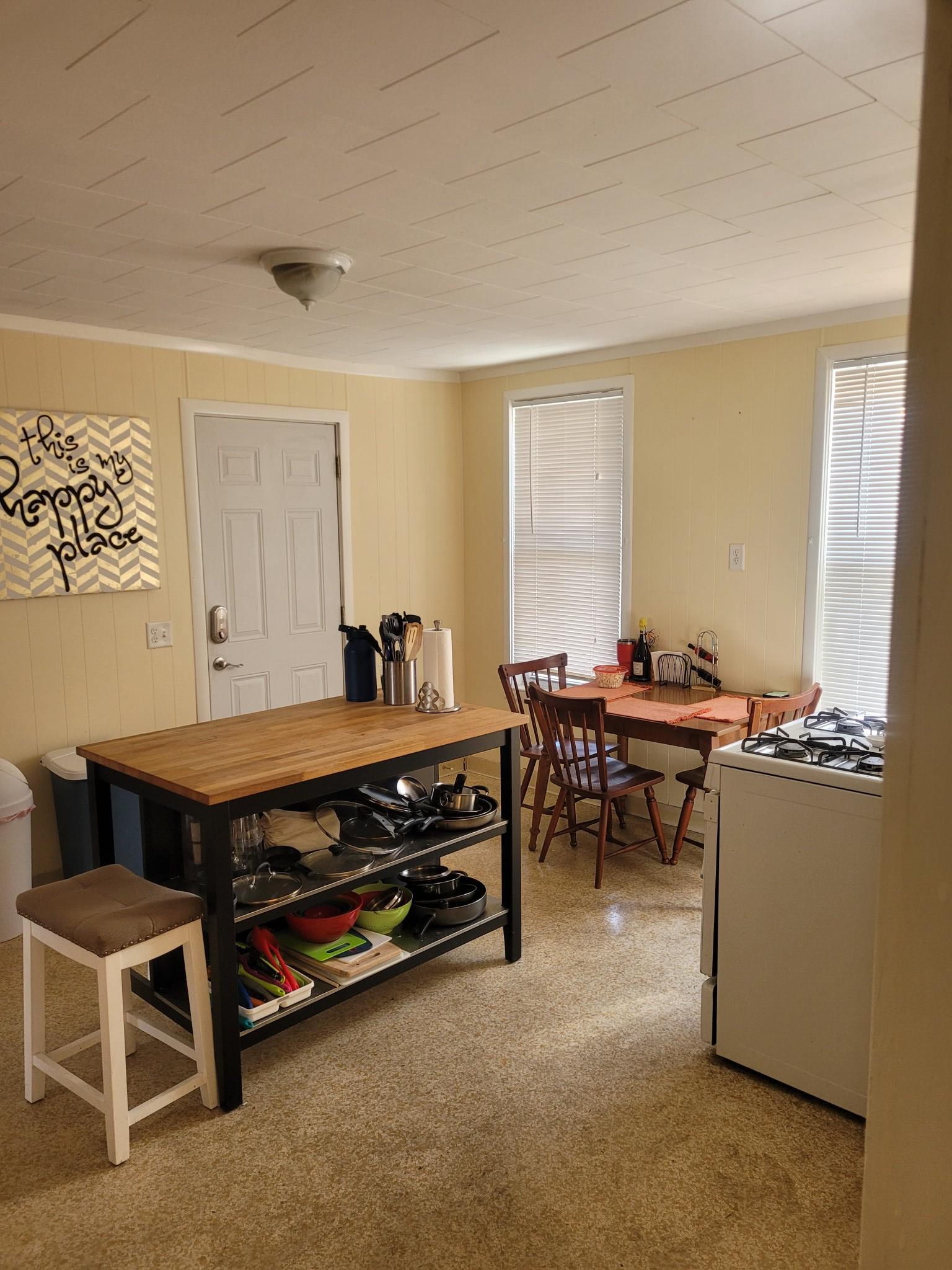 3 bed, 1 bath apartment for rent at 35 Hancock St Unit 3A, Spring Hill