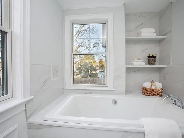 5 bed, 4.5 bath apartment for rent at 35 Hanson Rd Unit 35, Oak Hill — photo 8 of 13