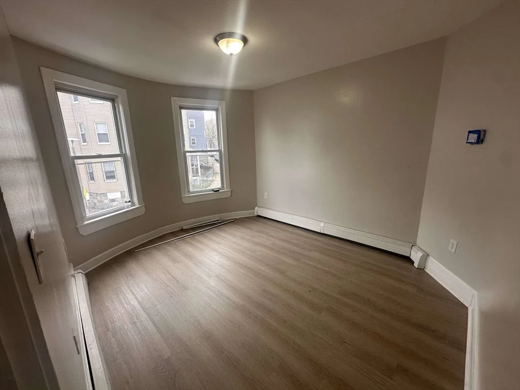 3 bed, 1 bath apartment for rent at 35 Harold St Unit 2, Roxbury — photo 4 of 8