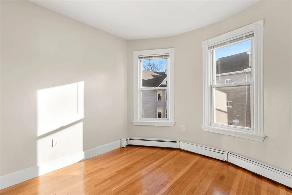 4 bed, 1 bath apartment for rent at 35 Harold St Unit 3, Roxbury — photo 9 of 10