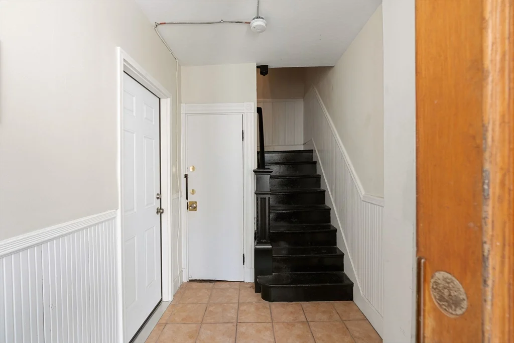 4 bed, 1 bath apartment for rent at 35 Harold St Unit 3, Roxbury — photo 10 of 10