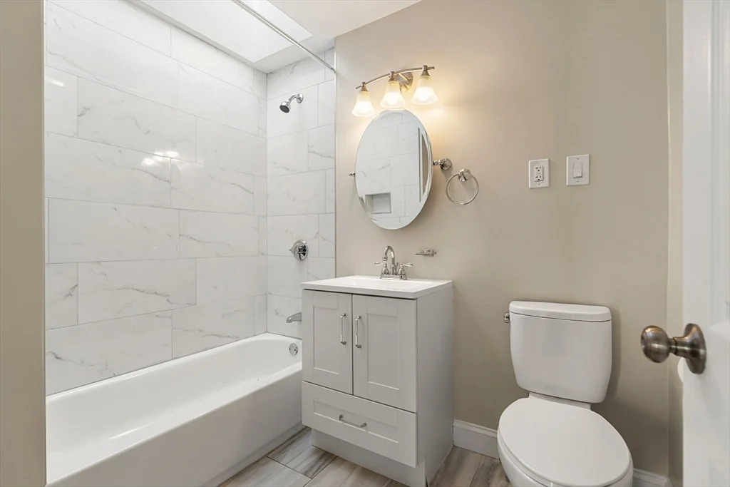 4 bed, 1 bath apartment for rent at 35 Harold St Unit 3, Roxbury — photo 5 of 10