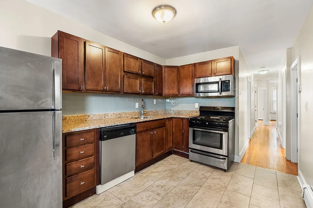 4 bed, 1 bath apartment for rent at 35 Harold St Unit 3, Roxbury — photo 2 of 10