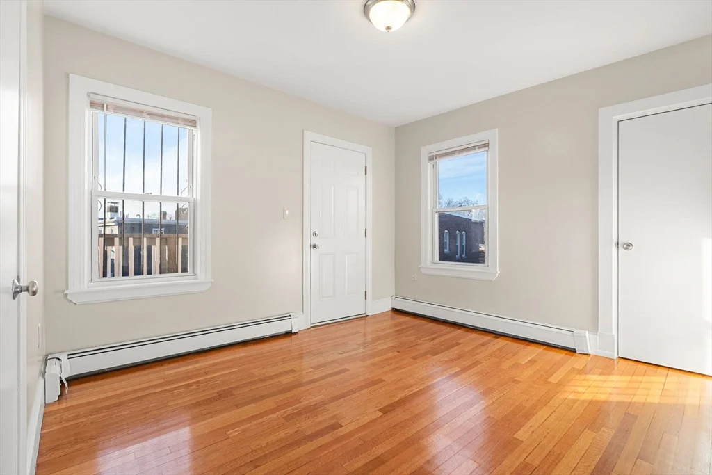 4 bed, 1 bath apartment for rent at 35 Harold St Unit 3, Roxbury — photo 4 of 10