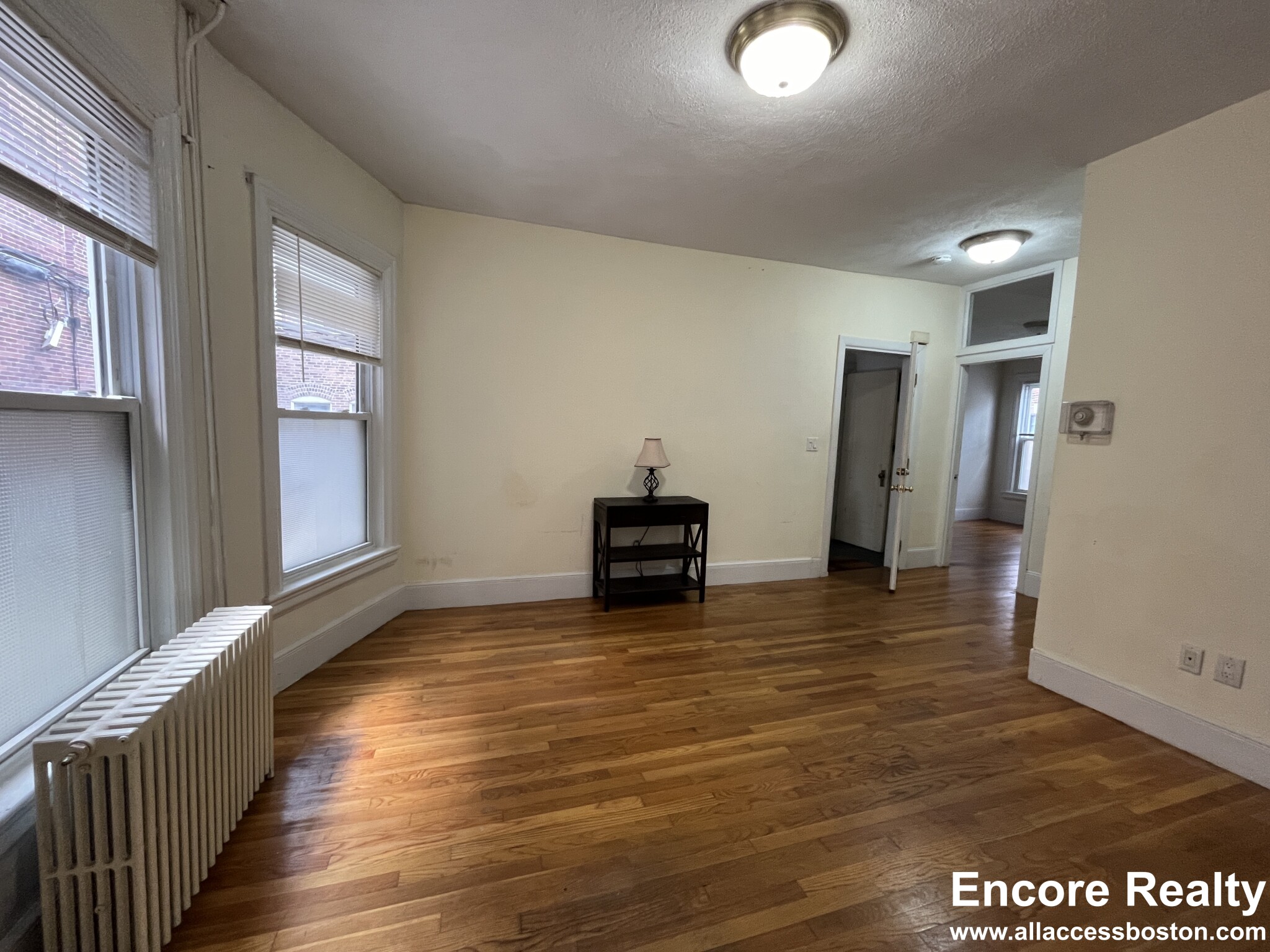 1 bed, 1 bath apartment for rent at 35 Harvard Sq Unit 1, Brookline Village — photo 3 of 10